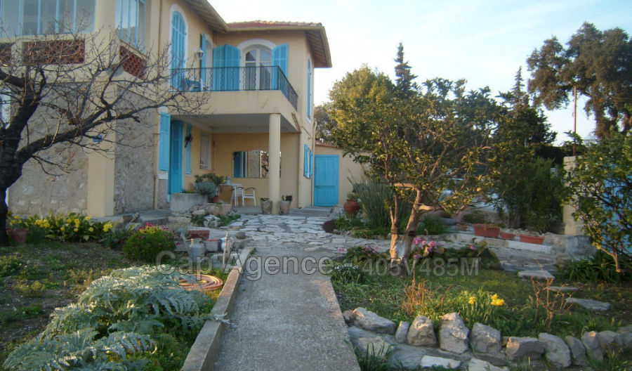 Longlet agents in Antibes