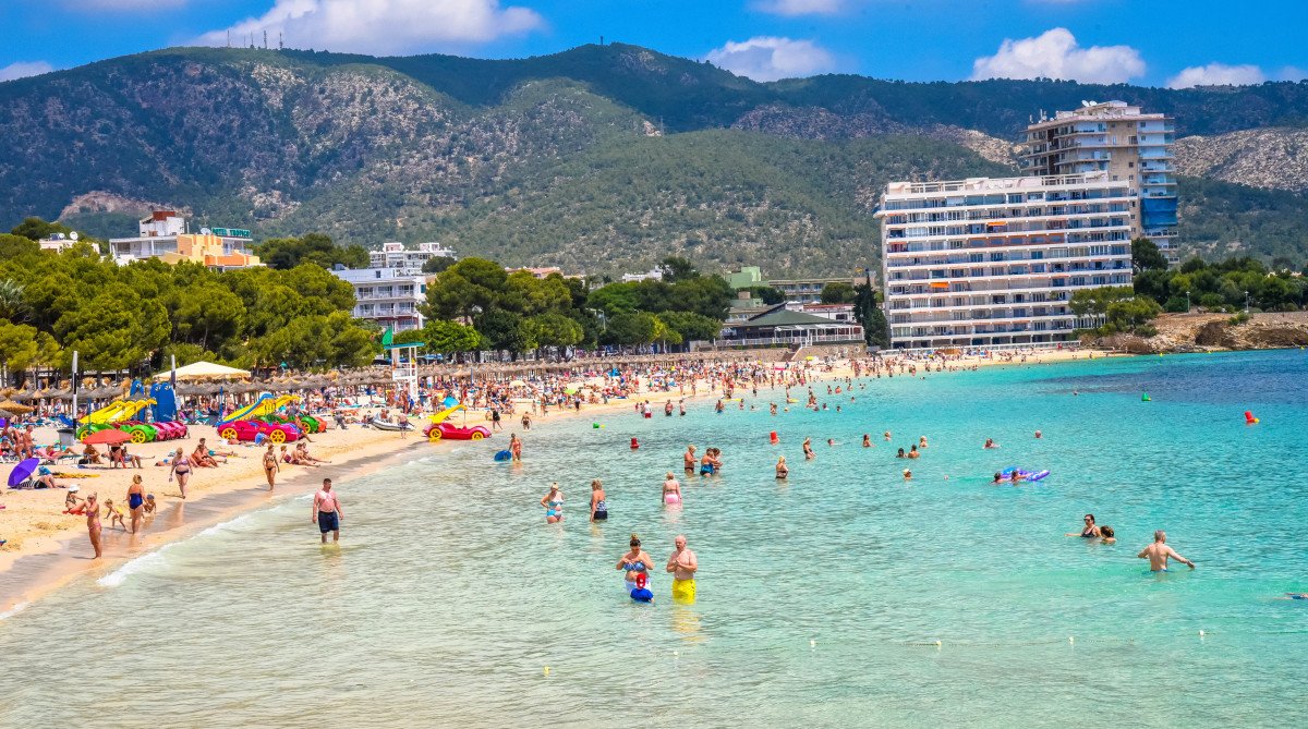 Mallorca holiday deal from Dublin including ILUNION Palmanova hotel, beach, swimming pool and Palma city views.