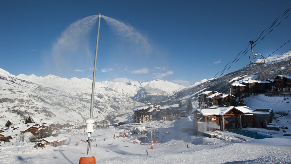 Learn how artificial snow is made, Montchavin / Les Coches