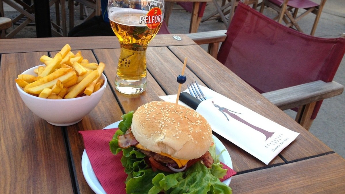 The bar inside the brewery. - Picture of Micro Brasserie de Chamonix-MBC -  Tripadvisor