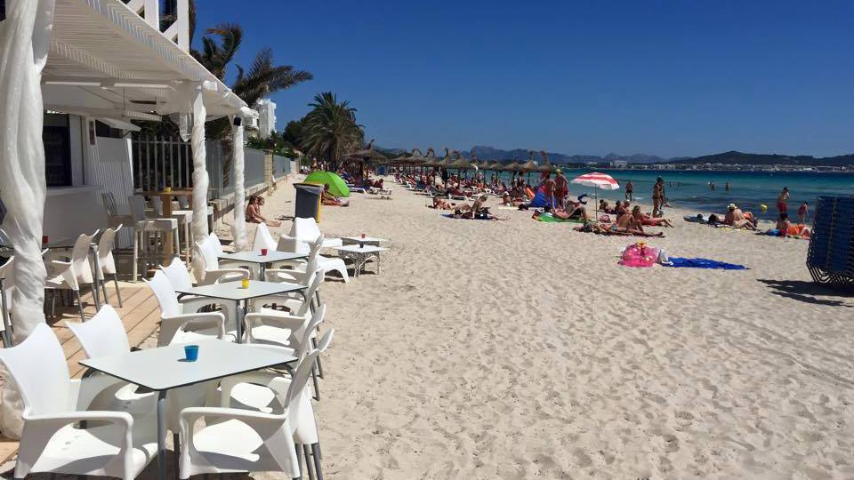 Golpeteo Complaciente boleto bikini beach bar playa de palma Gaviota ...
