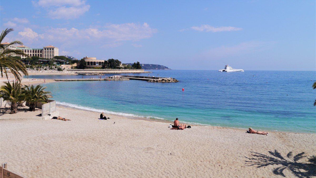 Larvotto Beach