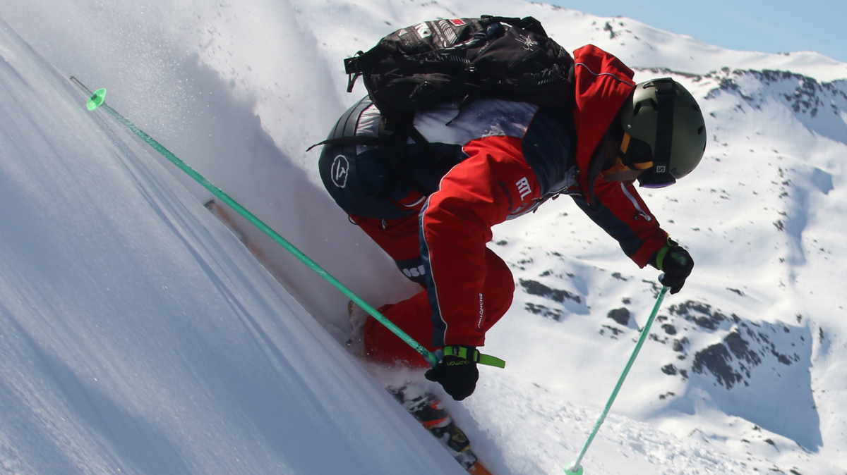 Adult ski lessons and off-piste skiing with the ski school - Les 3