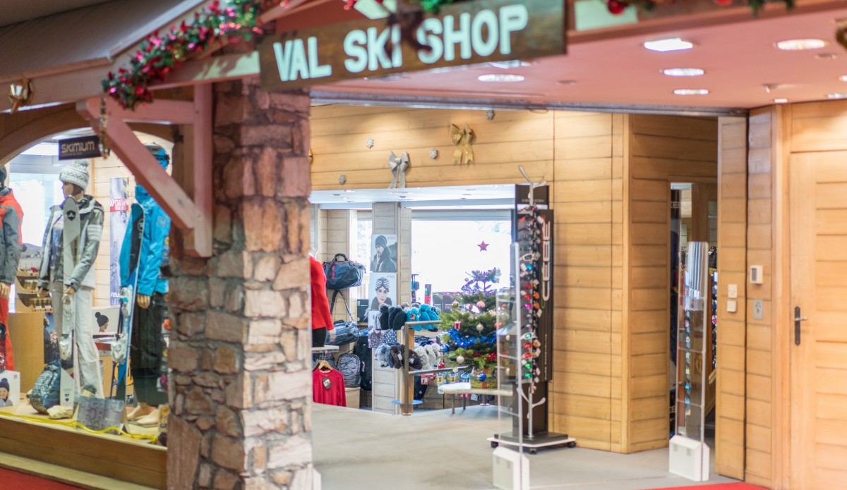 Ski on sale apparel outlet