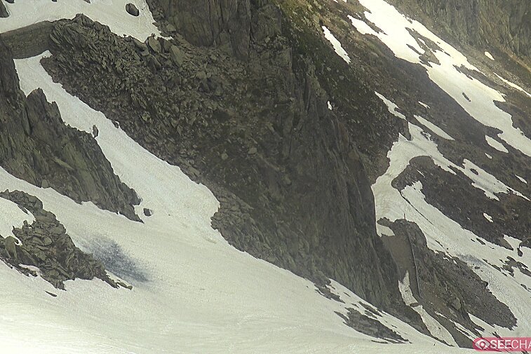 Webcam view from the top of the Brevent (2525 metres) overlooking Planpraz and the Brevent ski area in Chamonix