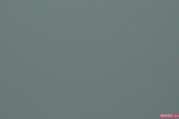 This webcam gives you a view of the pinnacle of the Aiguille du Midi (3842 metres) from the opposite side of the Chamonix Valley