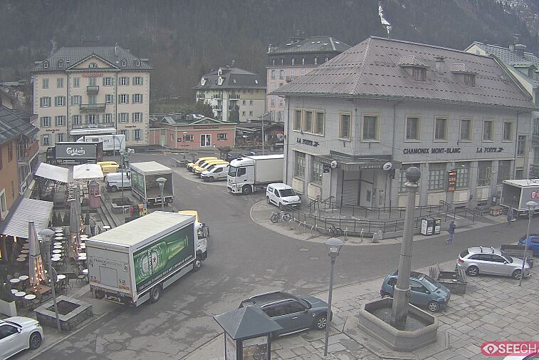 a webcam image of chamonix town centre