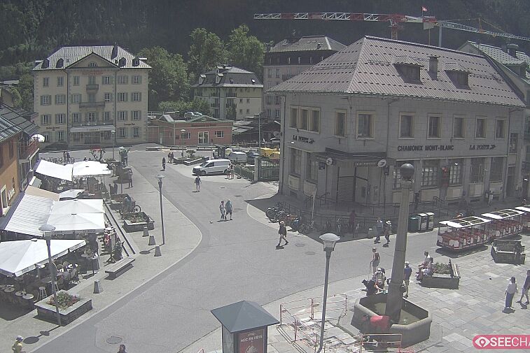 Webcam view of the Place Balmat, in the centre of Chamonix town