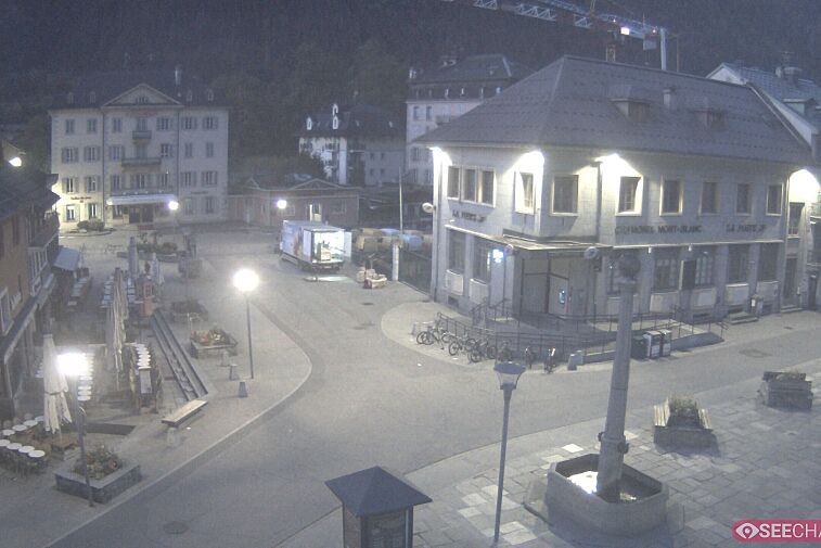 Webcam view of the Place Balmat, in the centre of Chamonix town