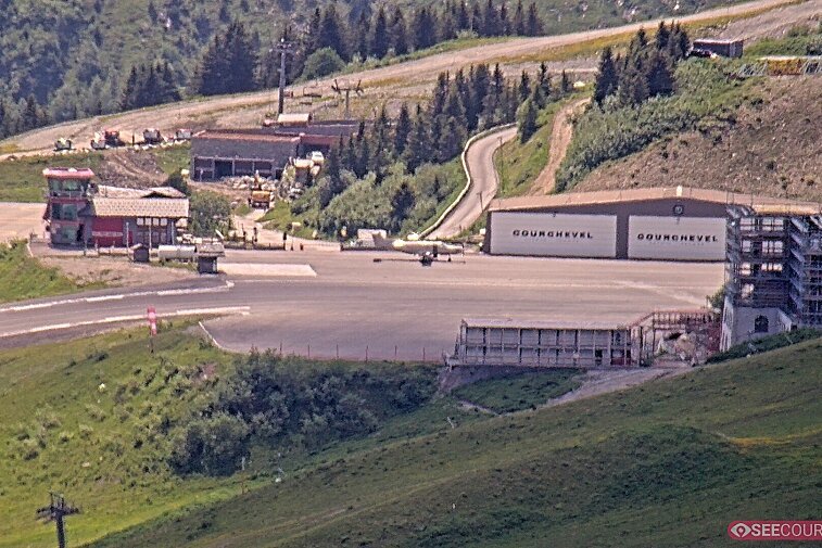This panoramic webcam view of Courchevel Altiport allows you to see the take off spot for private planes above Courchevel 1850. Above is the Saulire and descending pistes.