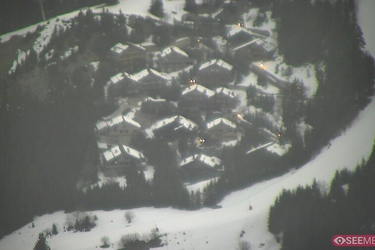A picture-postcard webcam view of the best Méribel can offer: chocolate-box chalets, tree-line, and easily-accessible pistes