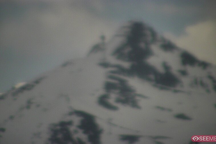 Webcam view of Le Mont du Vallon, Meribel valley's highest skiing.  It is high, north-facing, and fairly steep.