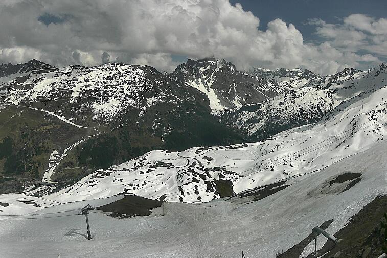 See it all with this amazing panoramic webcam view of the Méribel Valley from the top of Tougnette