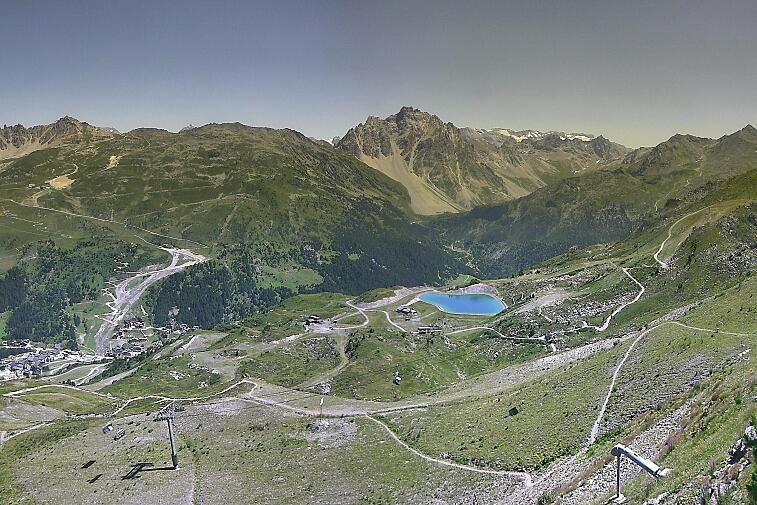 See it all with this amazing panoramic webcam view of the M&eacute;ribel Valley from the top of Tougnette