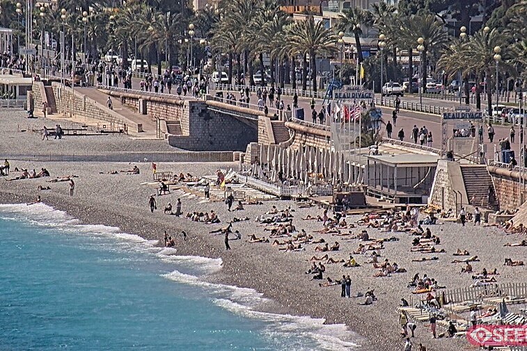 Webcam view of the Beau Rivage beach club on the Promenade des Anglais, just under the Beau Rivage Hotel, in Nice, France