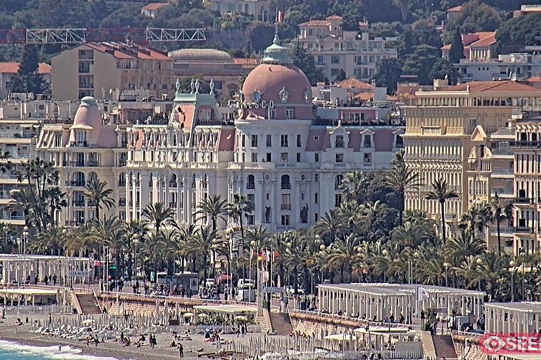 Webcam view across to the landmark Hotel Negresco, located on the Promenade des Anglais in Nice, France