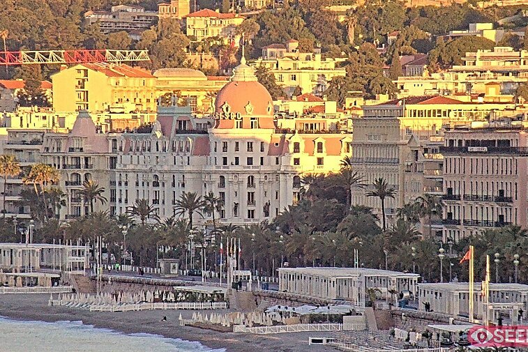 Webcam view across to the landmark Hotel Negresco, located on the Promenade des Anglais in Nice, France
