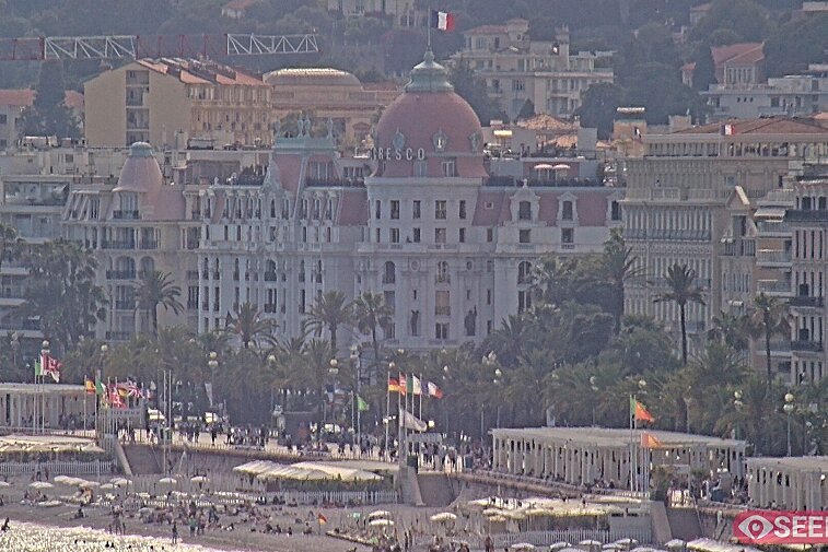 Webcam view across to the landmark Hotel Negresco, located on the Promenade des Anglais in Nice, France