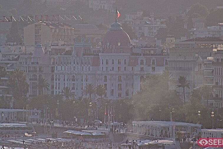 Webcam view across to the landmark Hotel Negresco, located on the Promenade des Anglais in Nice, France