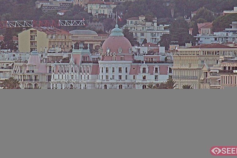 Webcam view across to the landmark Hotel Negresco, located on the Promenade des Anglais in Nice, France