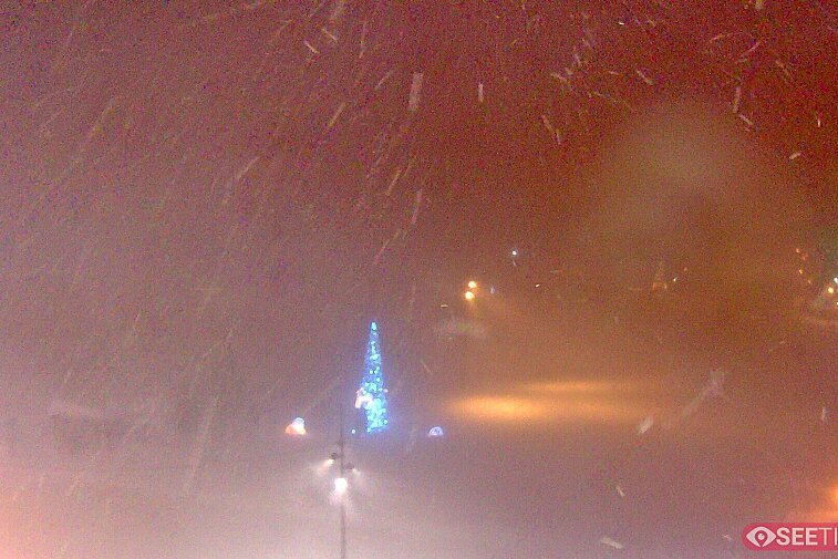 Superb panoramic webcam view over the expansive Tignes ski area and Espace Killy. The camera is situated at the Hotel Le Refuge, in the centre of Tignes Le Lac.
