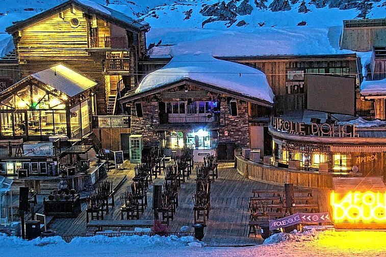 terrace for apres-ski parties at La Folie Douce