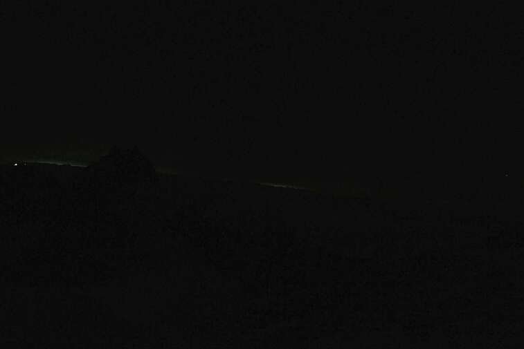 Webcam view of La Bee Zipline in the Val Thorens ski resort.  The ride is accessible via the 2 Lacs gondola or the Moutière chairlift.