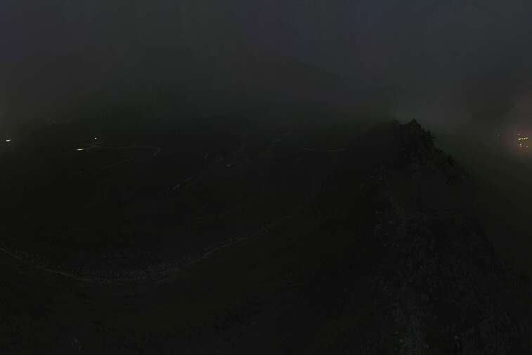 Sitting atop the Arpette ski lift, this webcam looks down to the resorts of Arc 2000 and Arc 1950