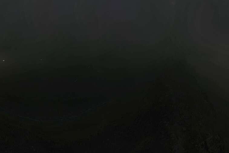 Sitting atop the Arpette ski lift, this webcam looks down to the resorts of Arc 2000 and Arc 1950