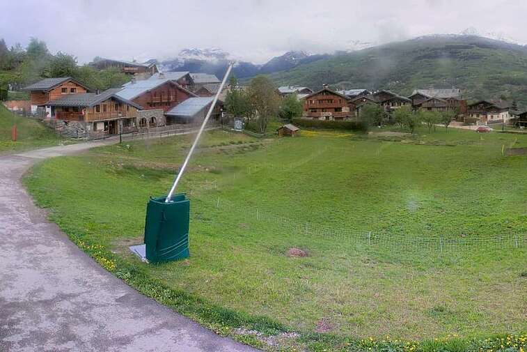 Webcam view of the foot of the slopes in Montchavin Les Coches, La Plagne