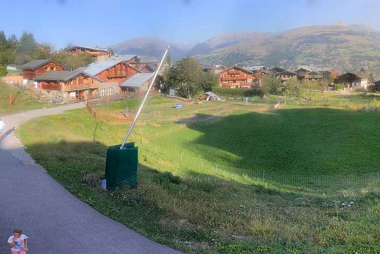 Webcam view of the foot of the slopes in Montchavin Les Coches, La Plagne