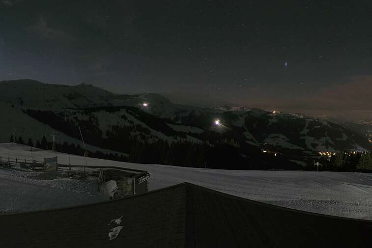 This panoramic 360° webcam view from the top of Bettex/Mont d'Arbois gondolas gives a great view of the Evasion Mont-Blanc ski area