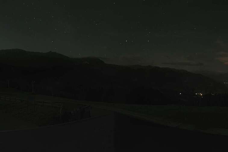 This panoramic 360° webcam view from the top of Bettex/Mont d'Arbois gondolas gives a great view of the Evasion Mont-Blanc ski area