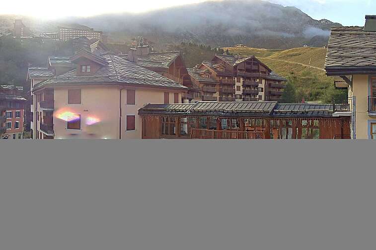 This webcam view gives a direct view into the pedestrian centre of Les Arcs 1950