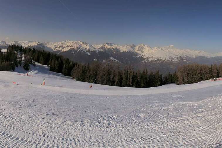 Panoramic webcam view from the Fornelet at 2000m in Montalbert, La Plagne