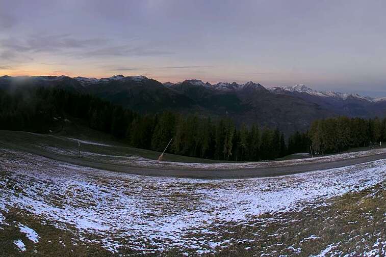 Panoramic webcam view from the Fornelet at 2000m in Montalbert, La Plagne