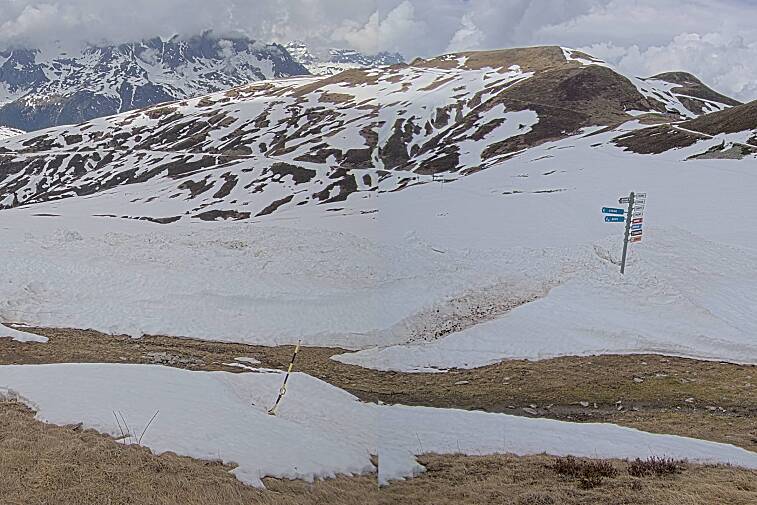 Webcam view from the top end of the Chamonix valley at the Domaine de la Balme, which links Le Tour and Vallorcine