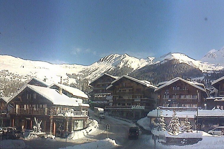 Webcam view of the Hotel Farinet across Place Centrale in Verbier