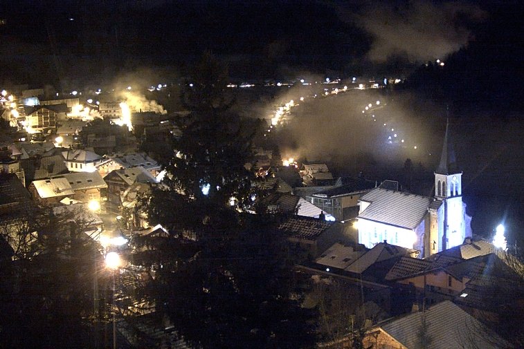 This webcam overlooks the village of Châtel, situated at 1200 metres, and gives you a glimpse of the conditions at the bottom of the Portes Du Soleil ski slopes