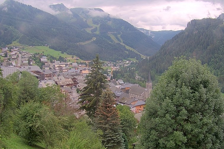 This webcam overlooks the village of Ch&acirc;tel, situated at 1200 metres, and gives you a glimpse of the conditions&nbsp;at the bottom of the Portes Du Soleil&nbsp;ski slopes