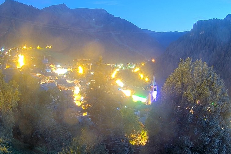 This webcam overlooks the village of Ch&acirc;tel, situated at 1200 metres, and gives you a glimpse of the conditions&nbsp;at the bottom of the Portes Du Soleil&nbsp;ski slopes