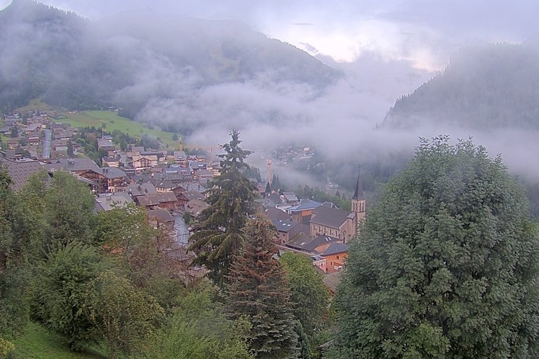 This webcam overlooks the village of Ch&acirc;tel, situated at 1200 metres, and gives you a glimpse of the conditions&nbsp;at the bottom of the Portes Du Soleil&nbsp;ski slopes