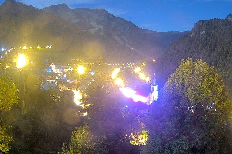 This webcam overlooks the village of Ch&acirc;tel, situated at 1200 metres, and gives you a glimpse of the conditions&nbsp;at the bottom of the Portes Du Soleil&nbsp;ski slopes