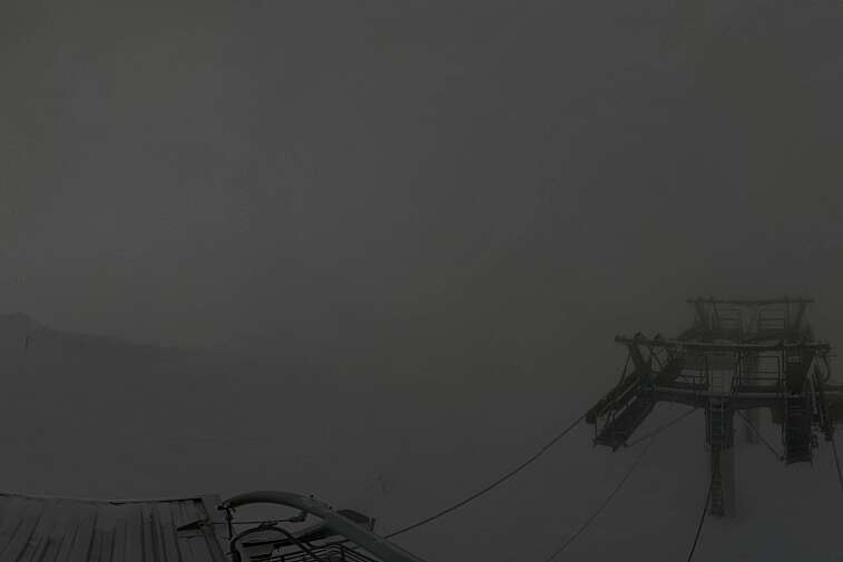 Fantastic view over the Les Arcs ski area from this webcam at Arcabulle (2600m), with Mont Blanc in the background