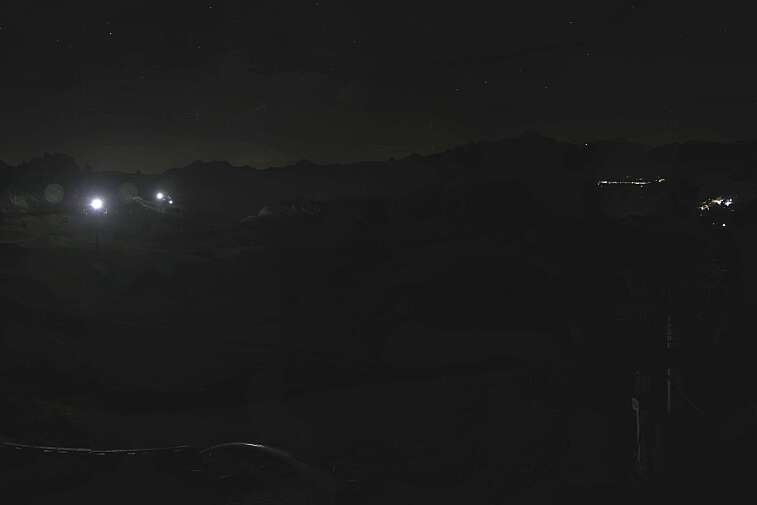 Fantastic view over the Les Arcs ski area from this webcam at Arcabulle (2600m), with Mont Blanc in the background